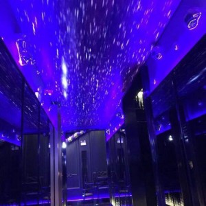 杭州某KTV四楼意外坠落至一楼：惊魂一幕曝光